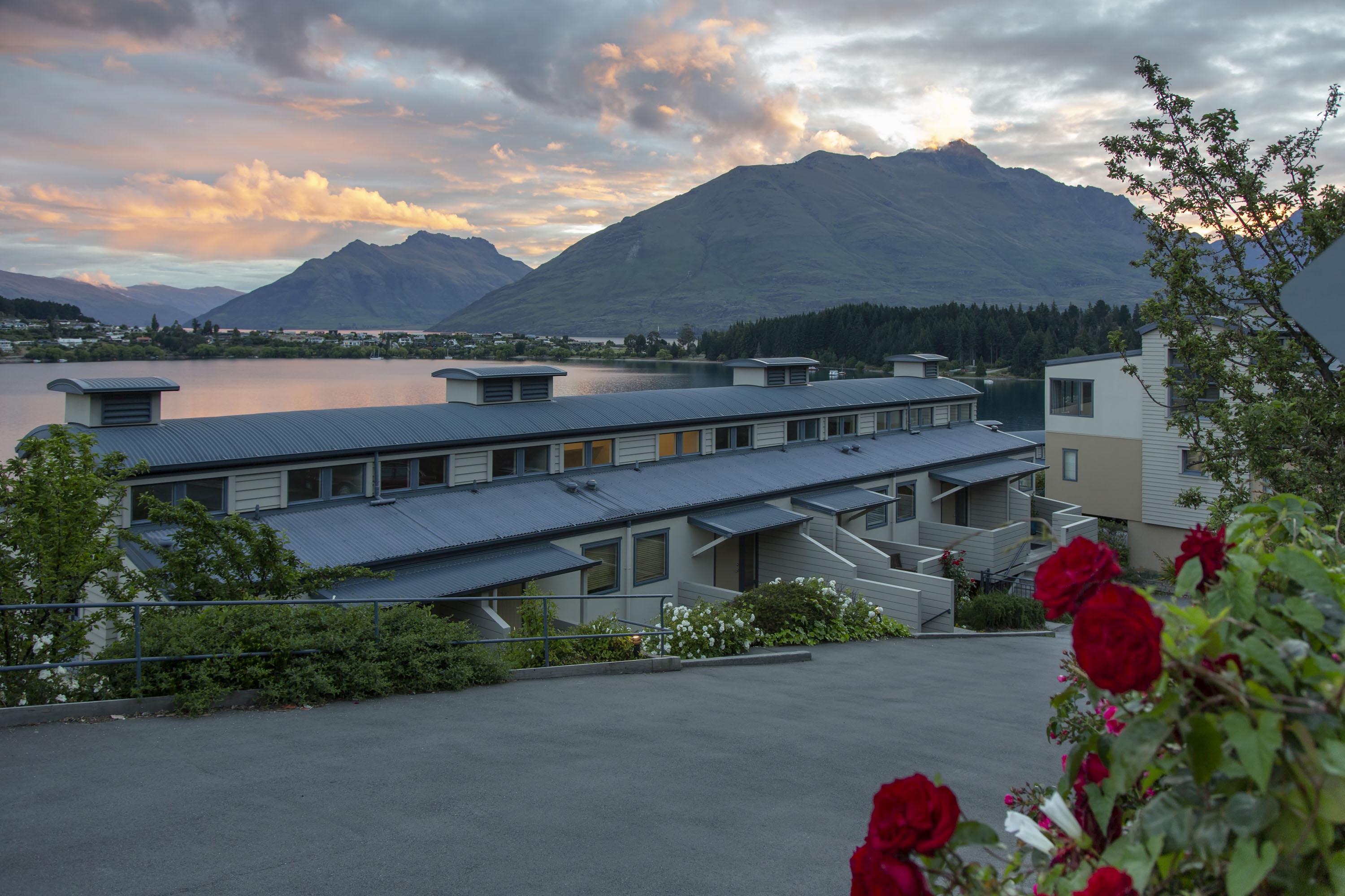 Peppers Beacon Aparthotel Queenstown Exteriör bild