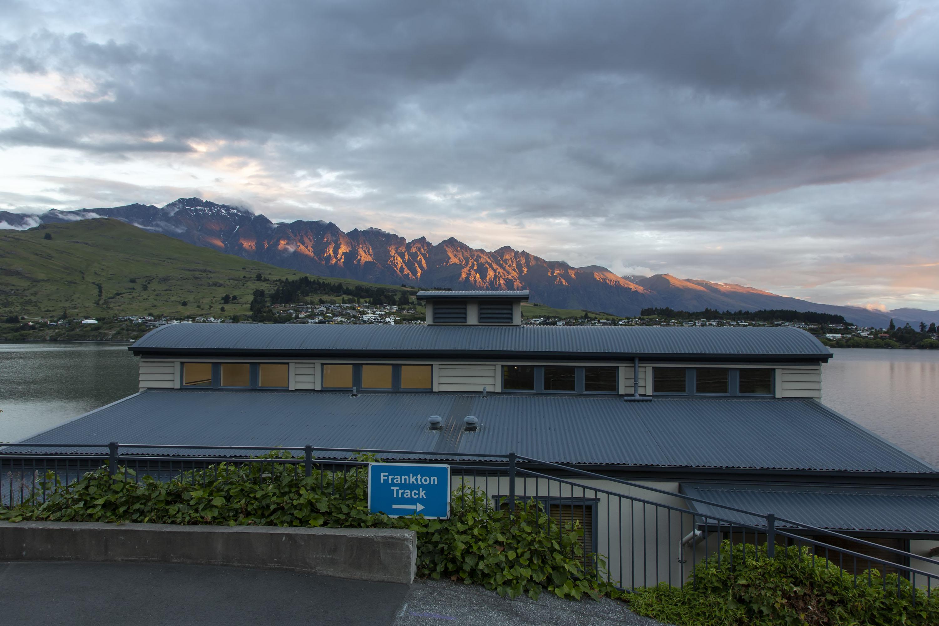 Peppers Beacon Aparthotel Queenstown Exteriör bild